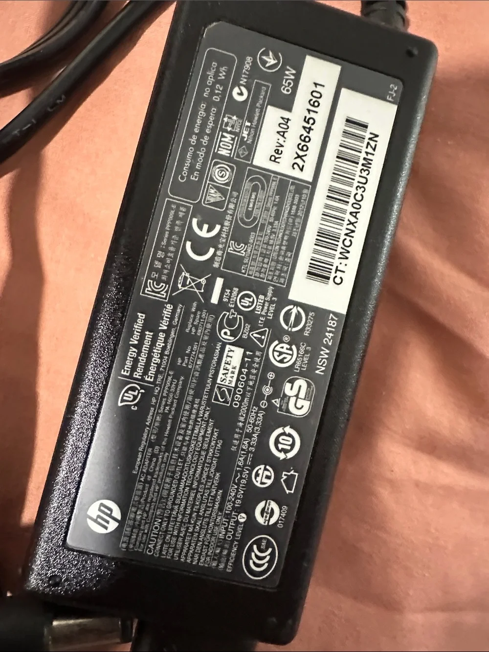 HP genuine 65w